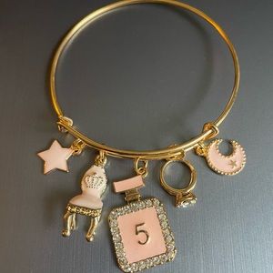 “Princess Palace” 👑 Bangle in Gold-tone